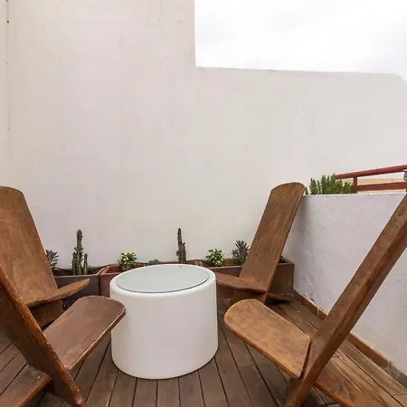 Apartment Homeforguest Nuevo Apartamento Con Piscina En El